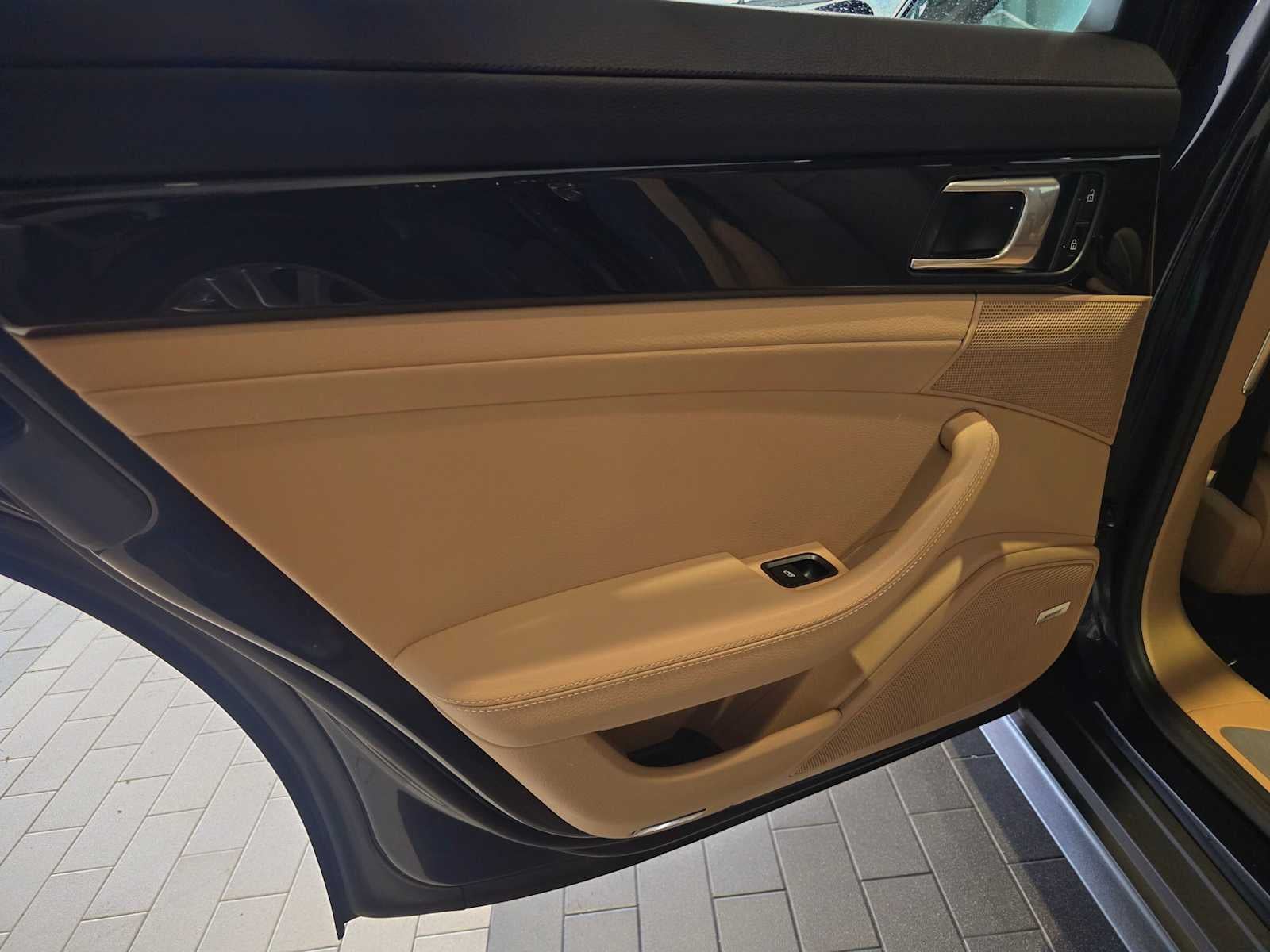 2020 Porsche Panamera Panamera 4
