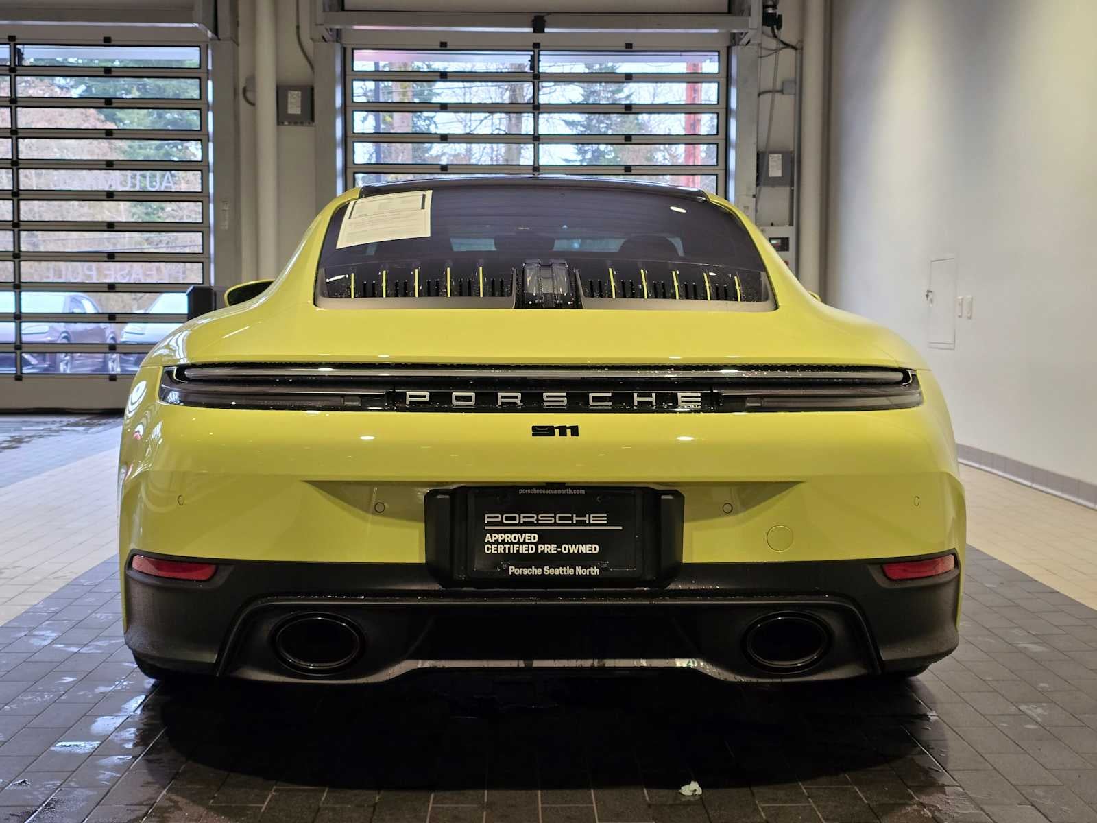2025 Porsche 911 Carrera