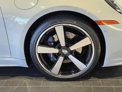 2025 Porsche 911 Carrera