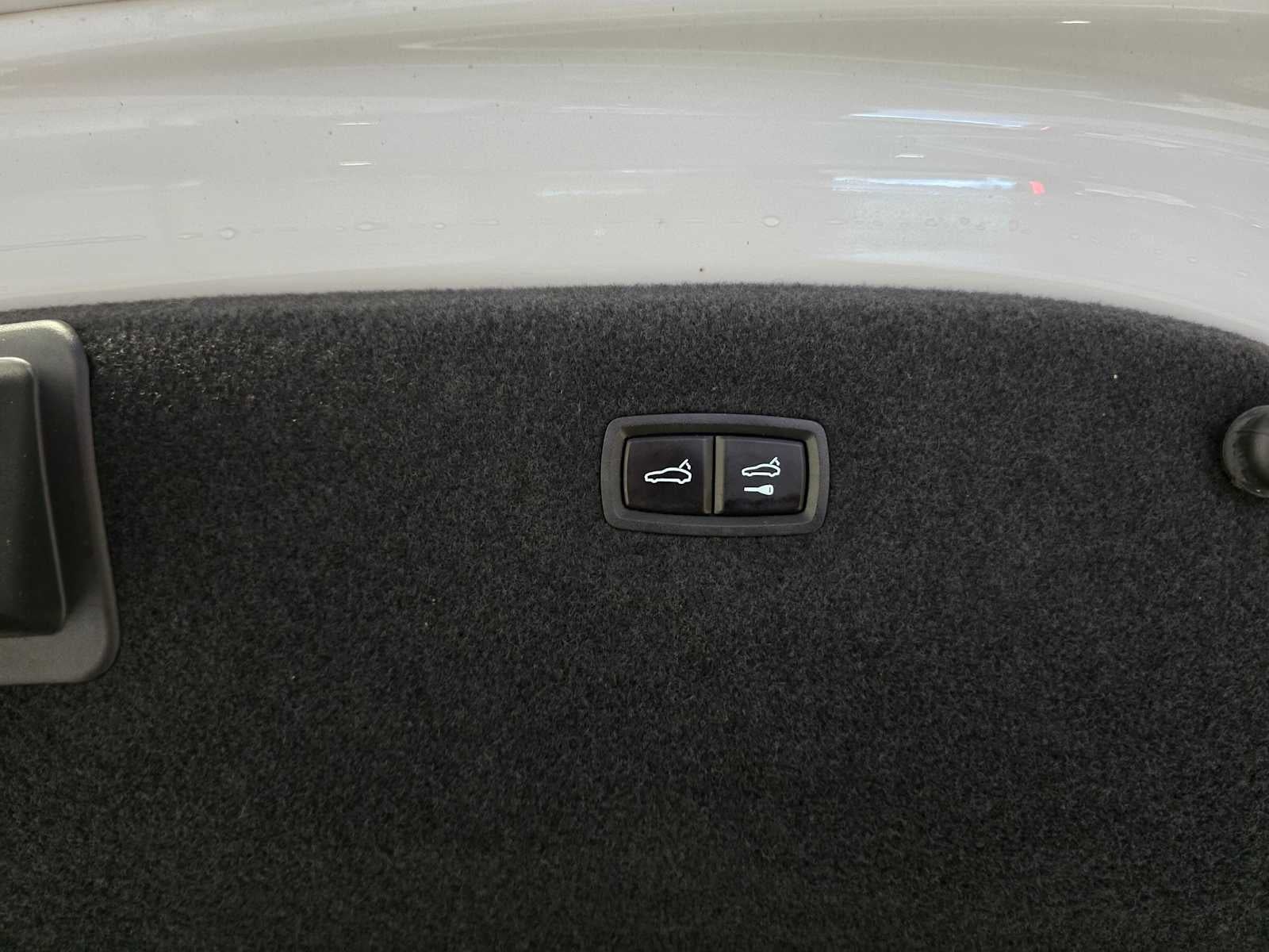 2022 Porsche Taycan Base