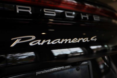2025 Porsche Panamera Panamera 4