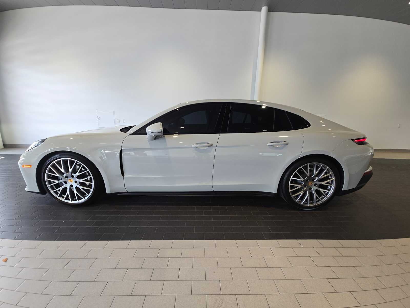 2025 Porsche Panamera Panamera 4