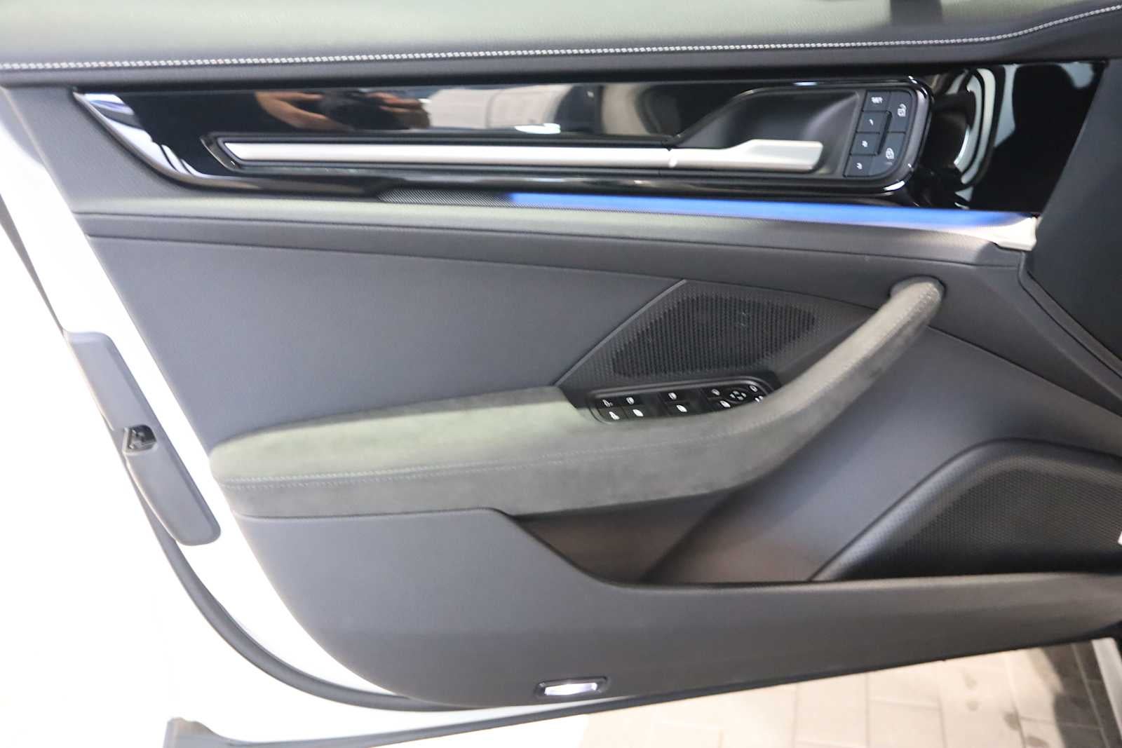2025 Porsche Panamera Panamera 4