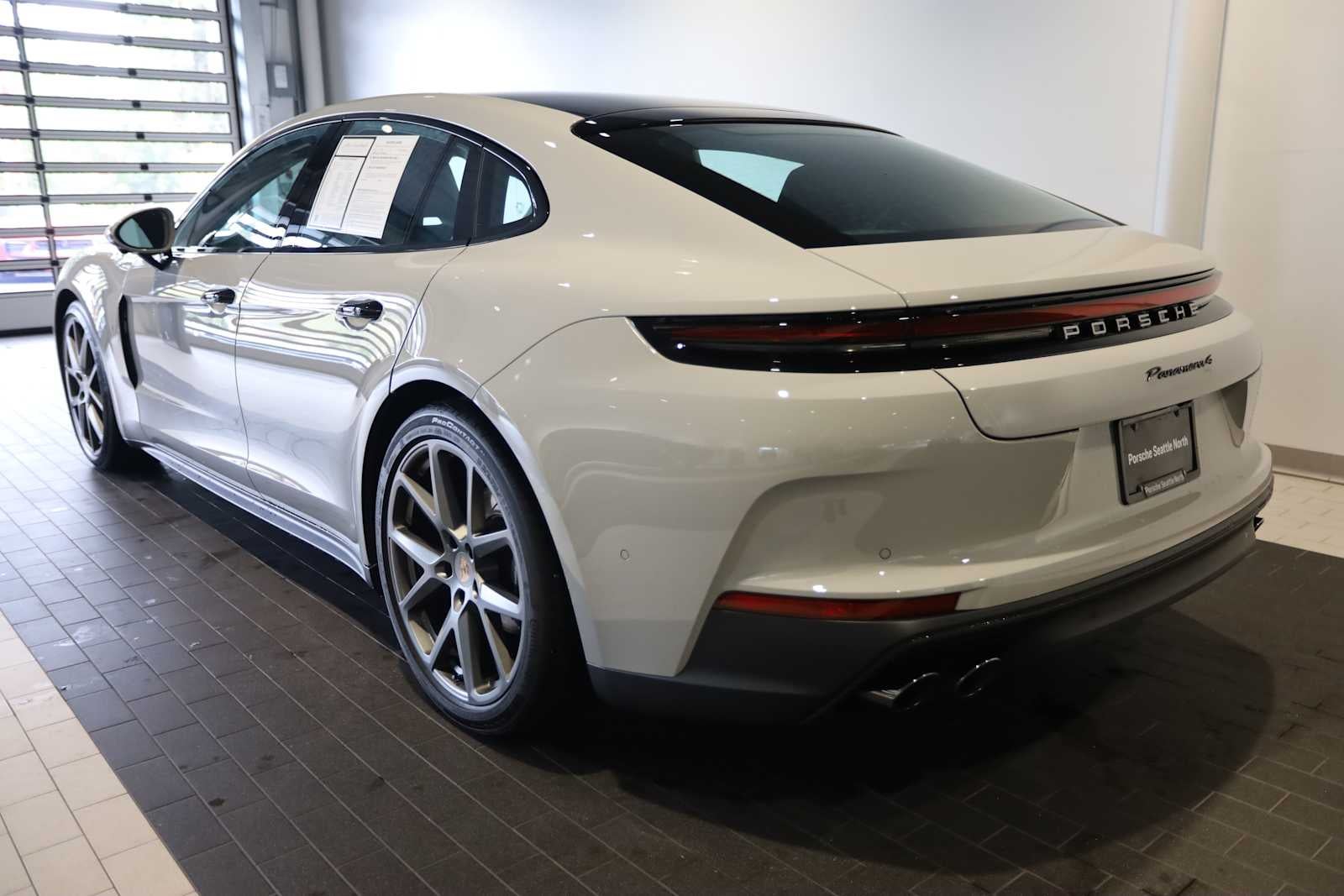 2025 Porsche Panamera Panamera 4