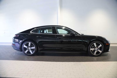 2025 Porsche Panamera Panamera