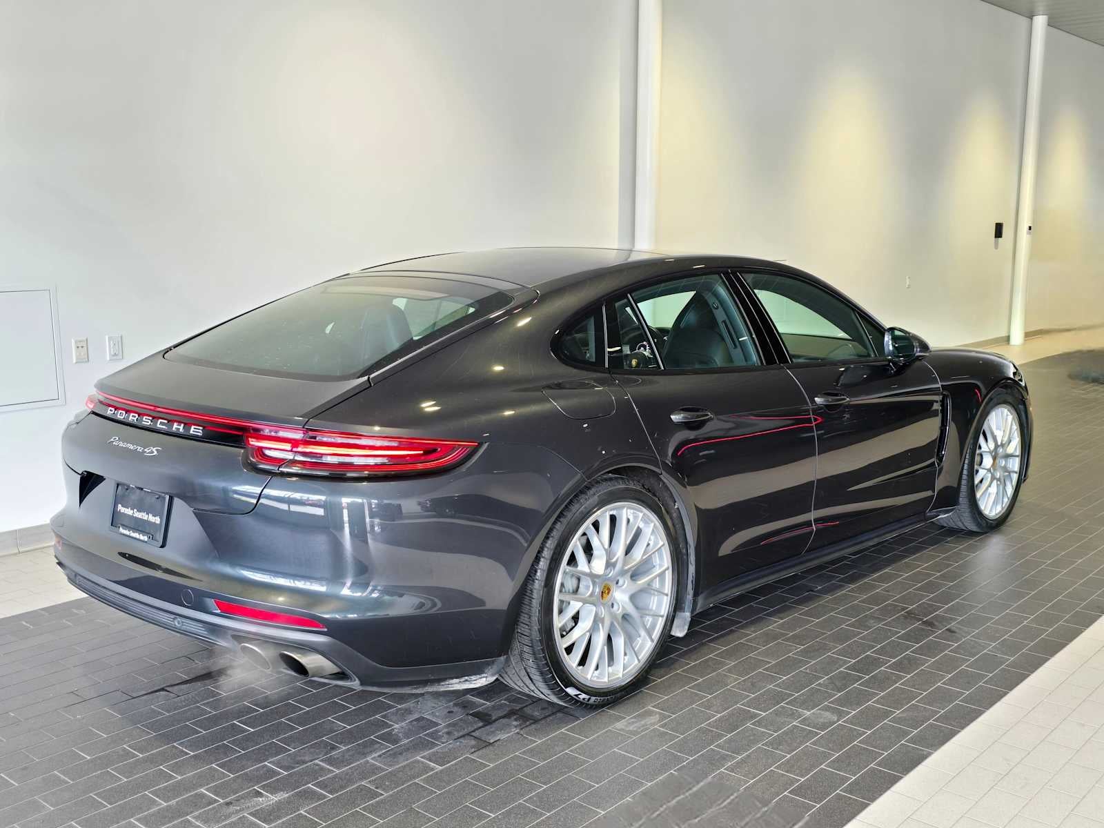 2018 Porsche Panamera 4S