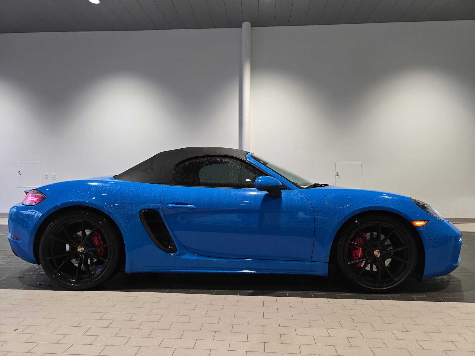 2024 Porsche 718 Boxster S