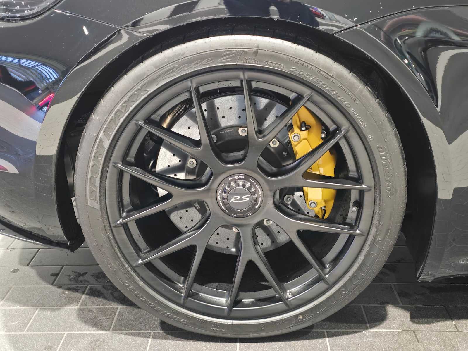 2025 Porsche 718 Spyder RS