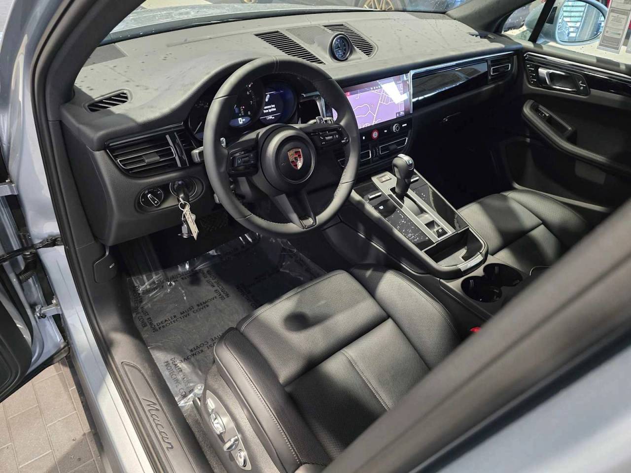 2025 Porsche Macan Base