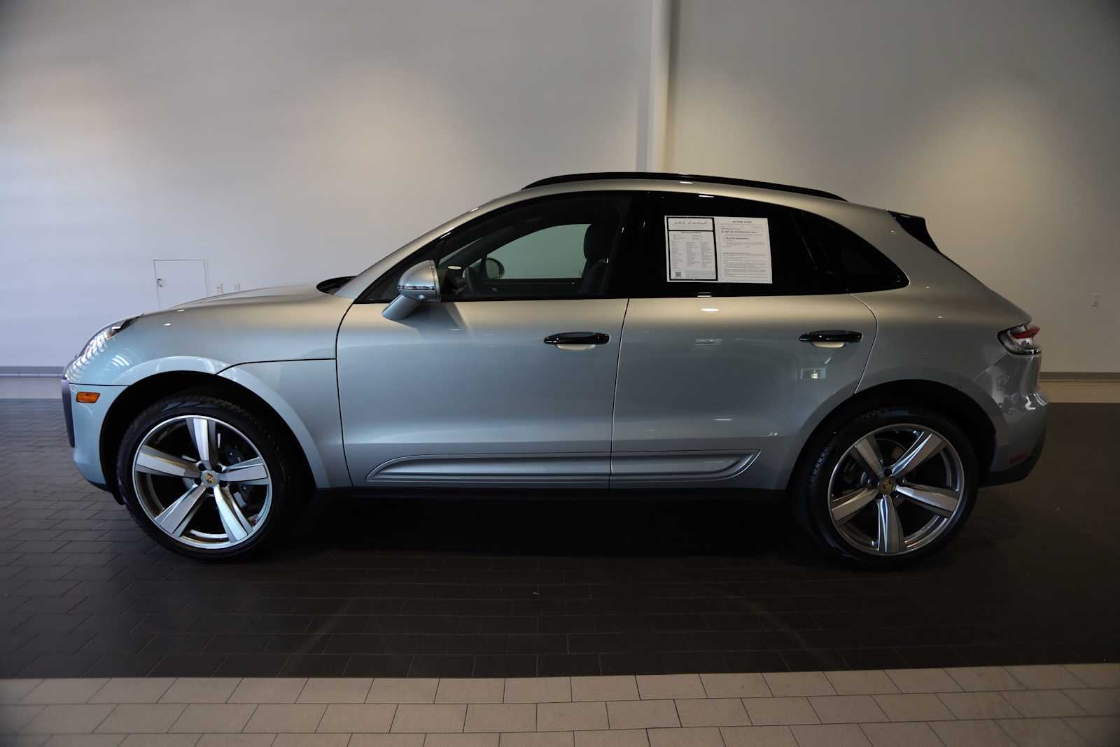 2025 Porsche Macan Macan