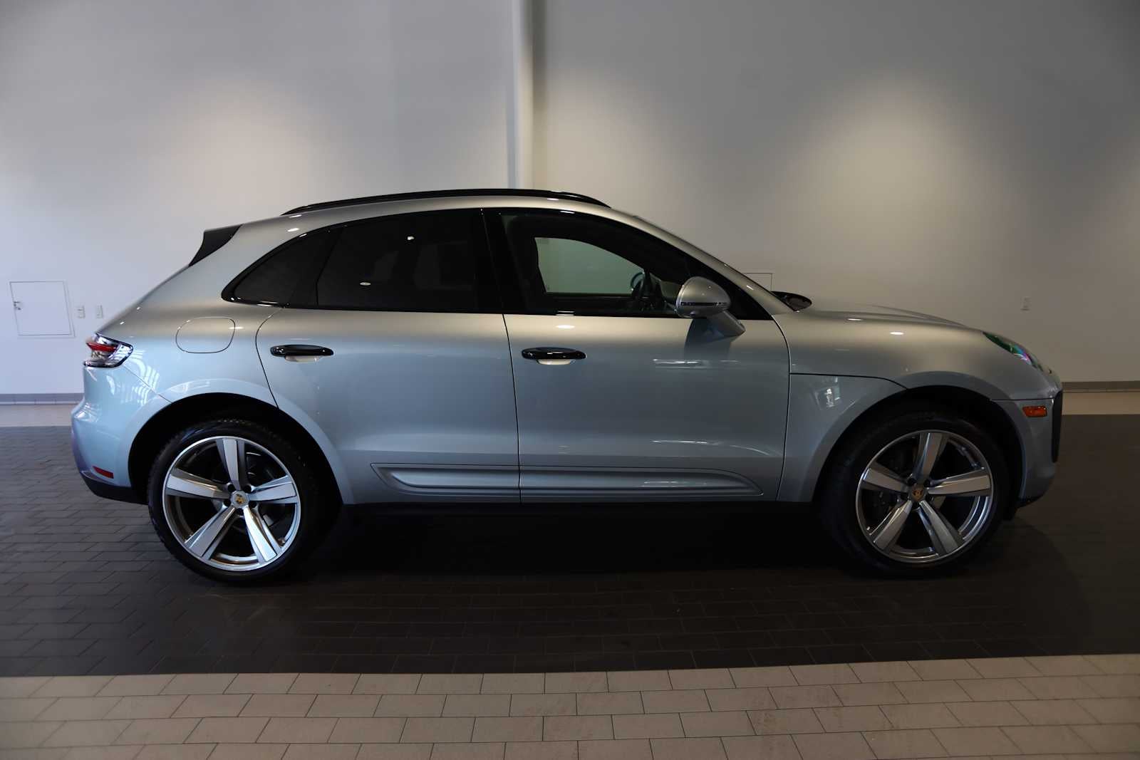 2025 Porsche Macan Macan