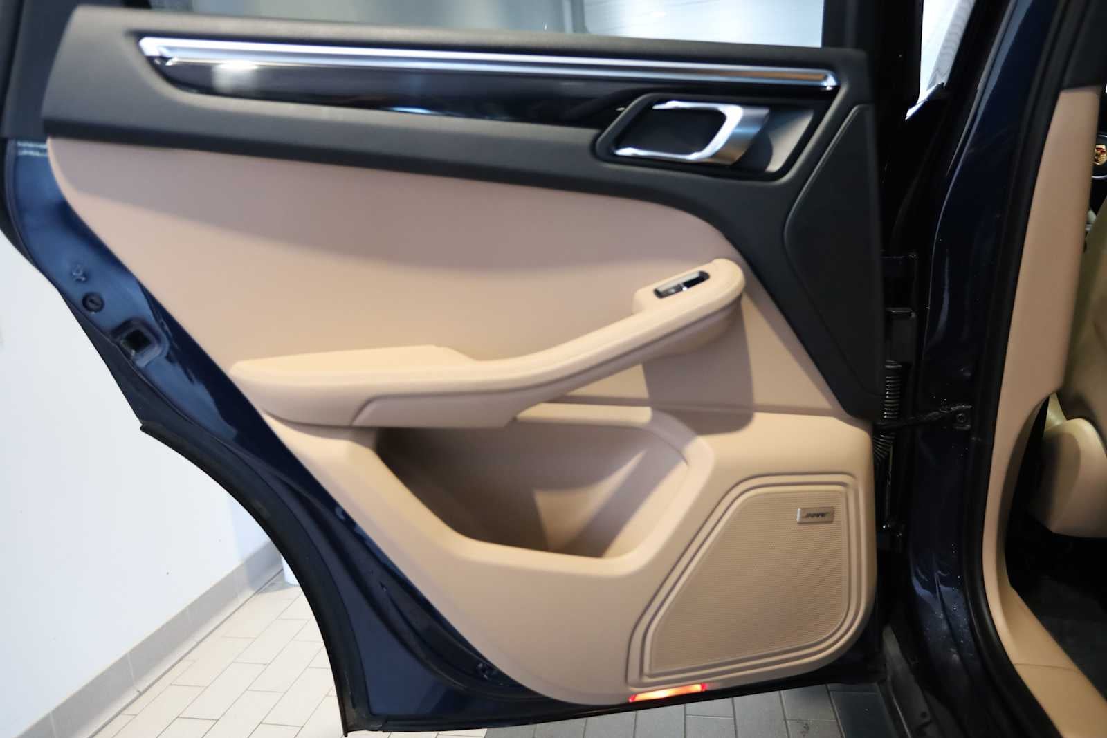 2023 Porsche Macan Macan