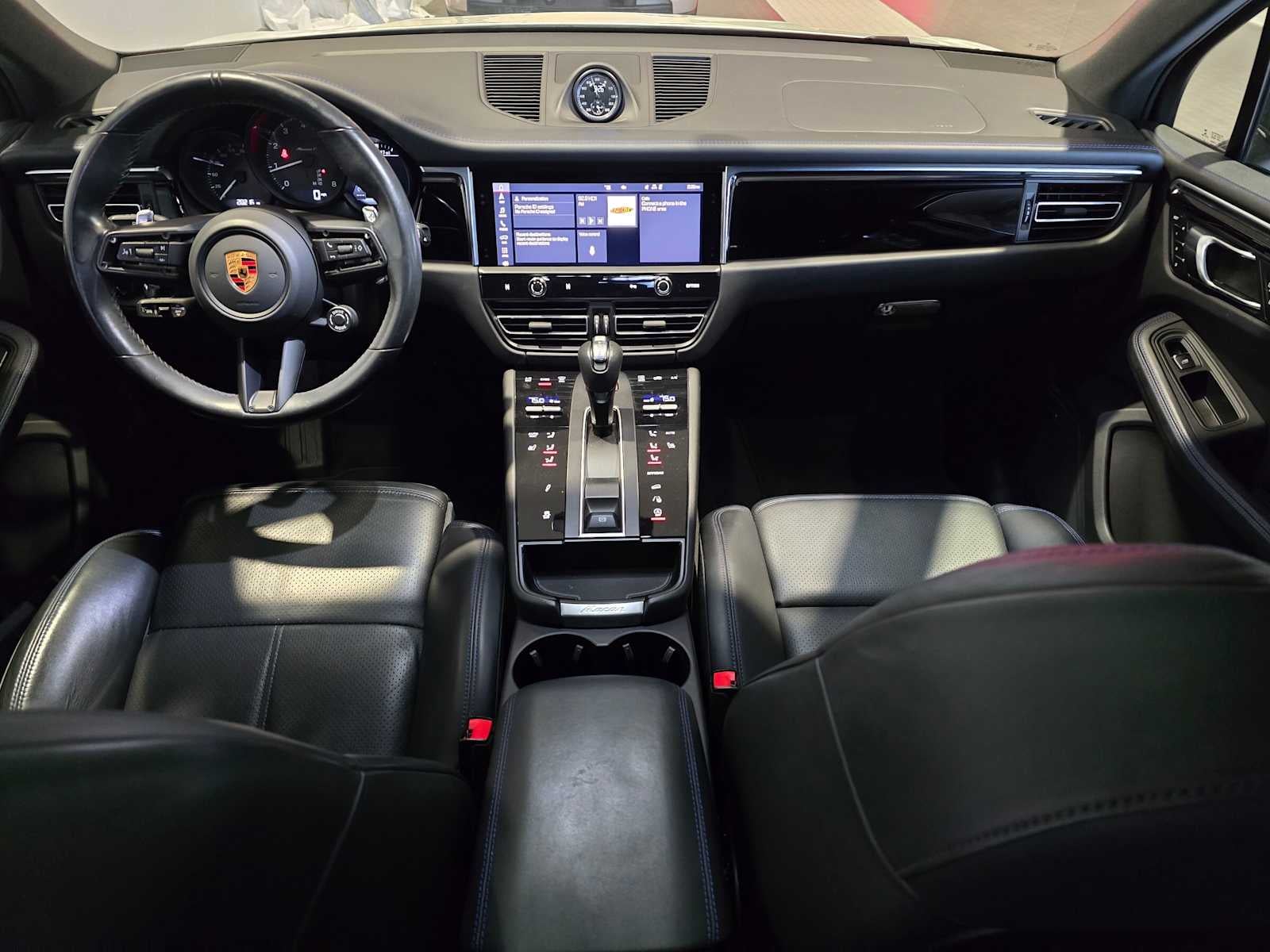 2023 Porsche Macan T