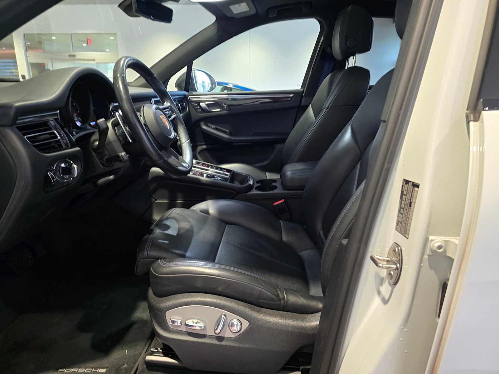 2023 Porsche Macan T