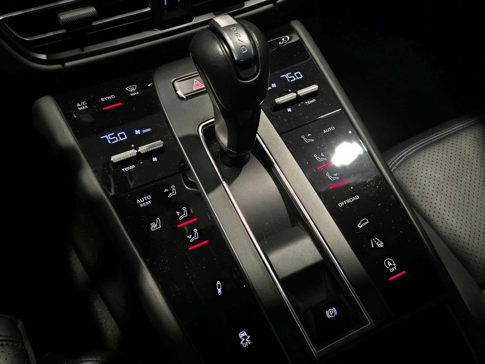 2023 Porsche Macan T