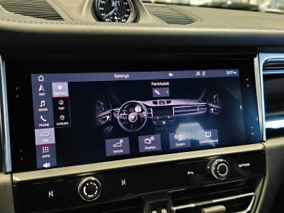 2023 Porsche Macan T