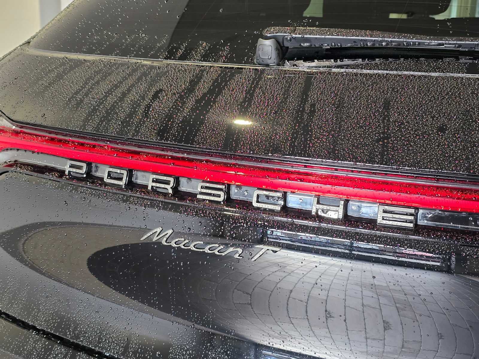 2025 Porsche Macan T