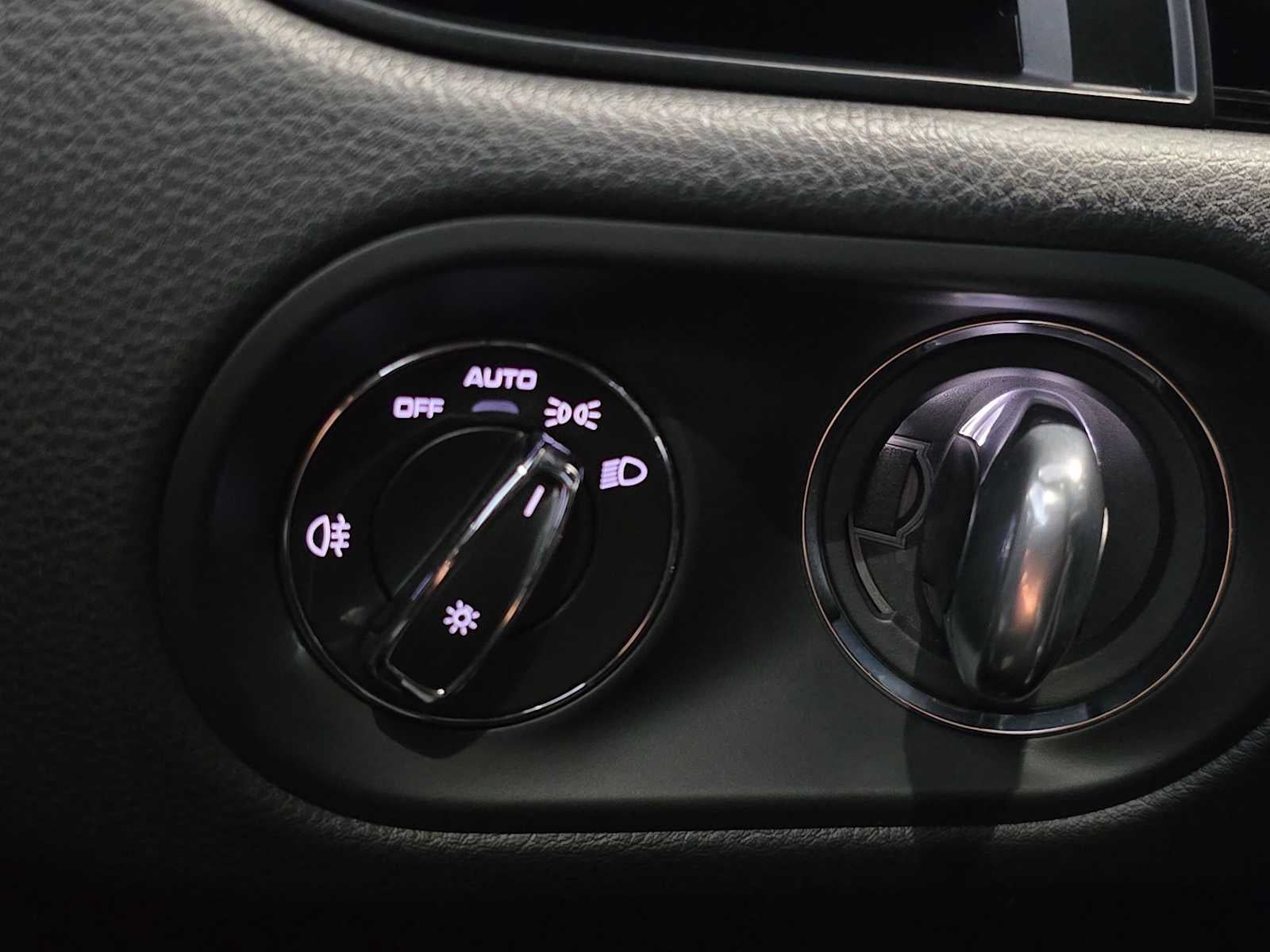 2025 Porsche Macan T