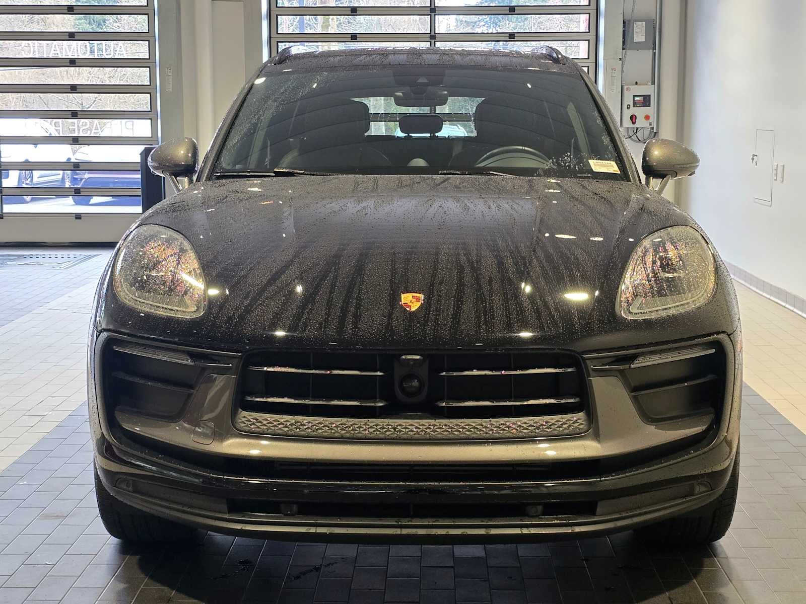 2025 Porsche Macan T