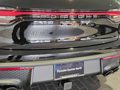 2025 Porsche Macan Base