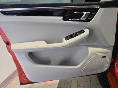 2025 Porsche Macan Macan