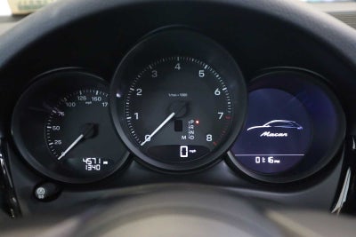 2025 Porsche Macan Macan