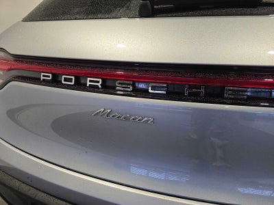 2025 Porsche Macan Base