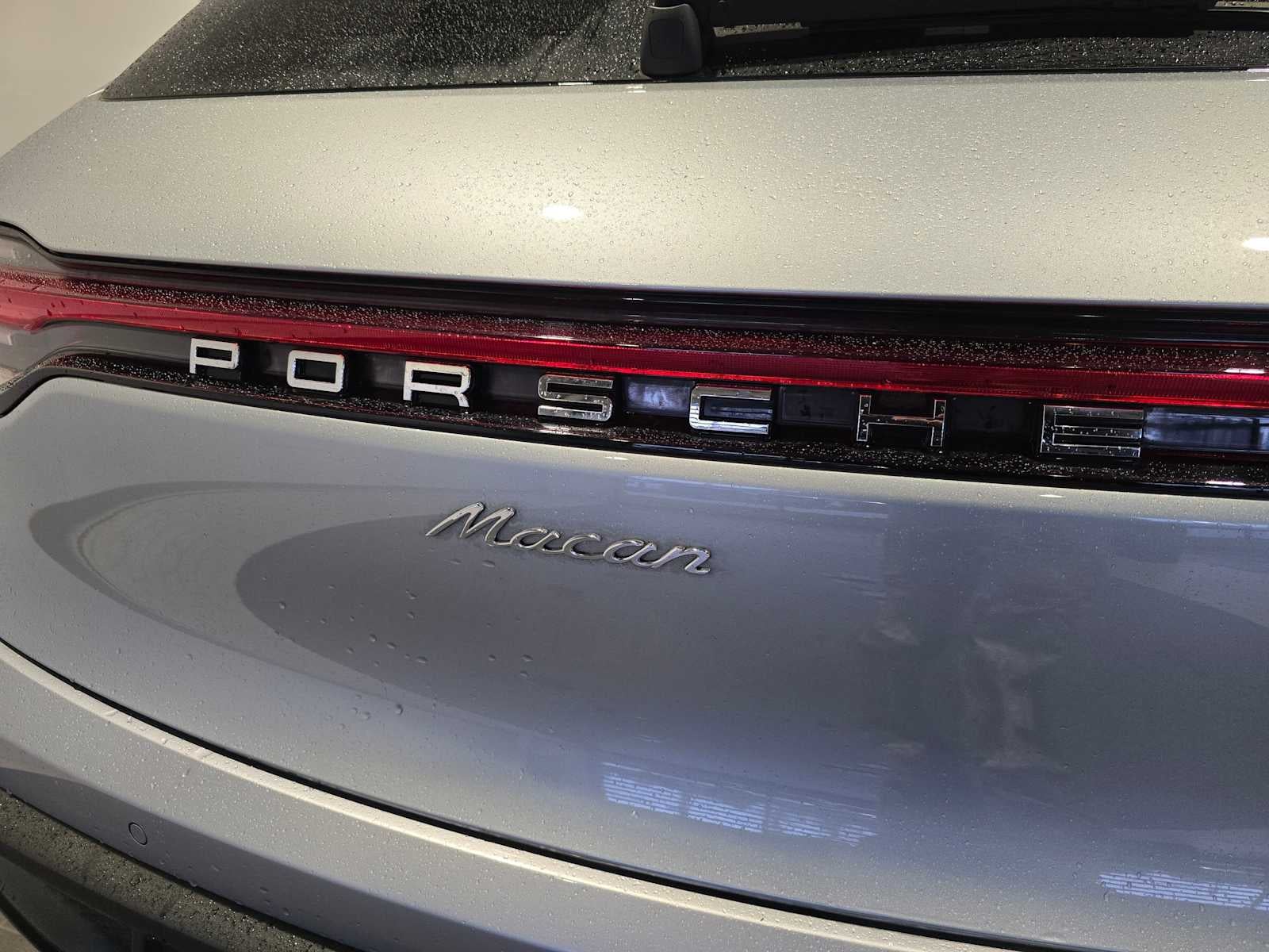 2025 Porsche Macan Base