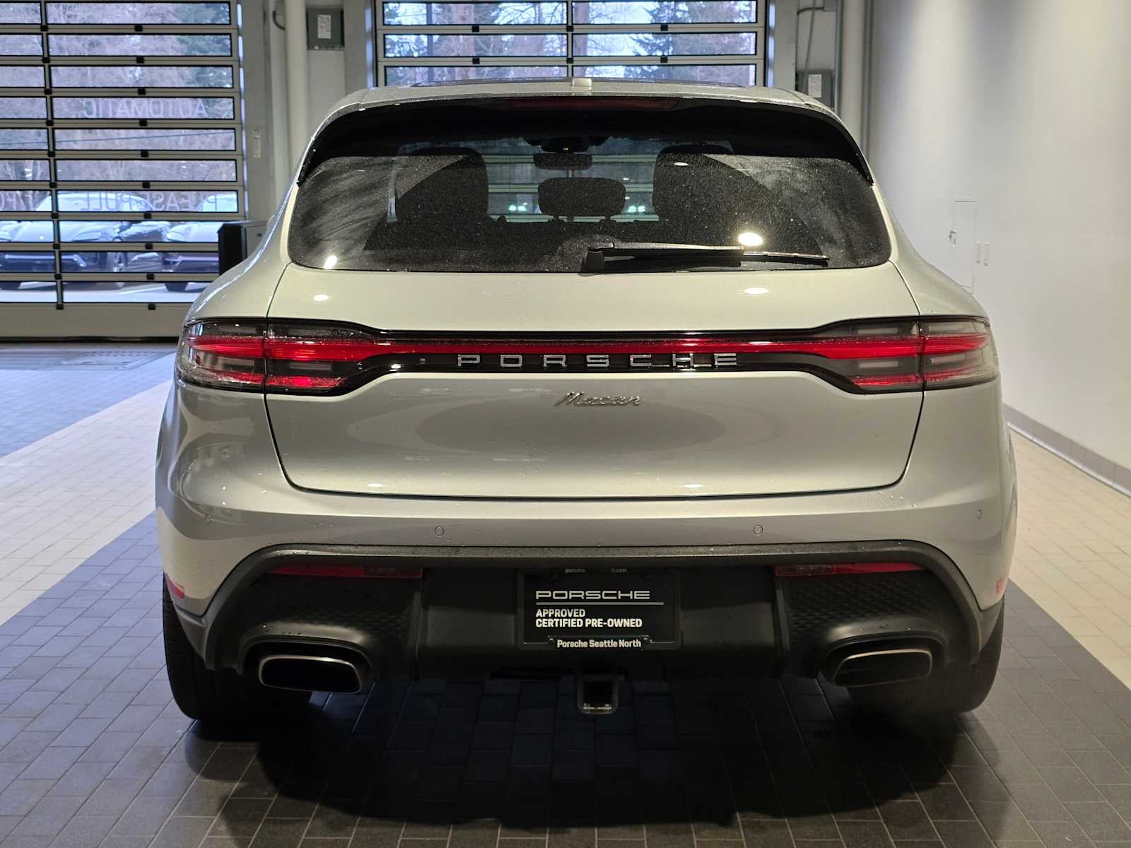 2025 Porsche Macan Base