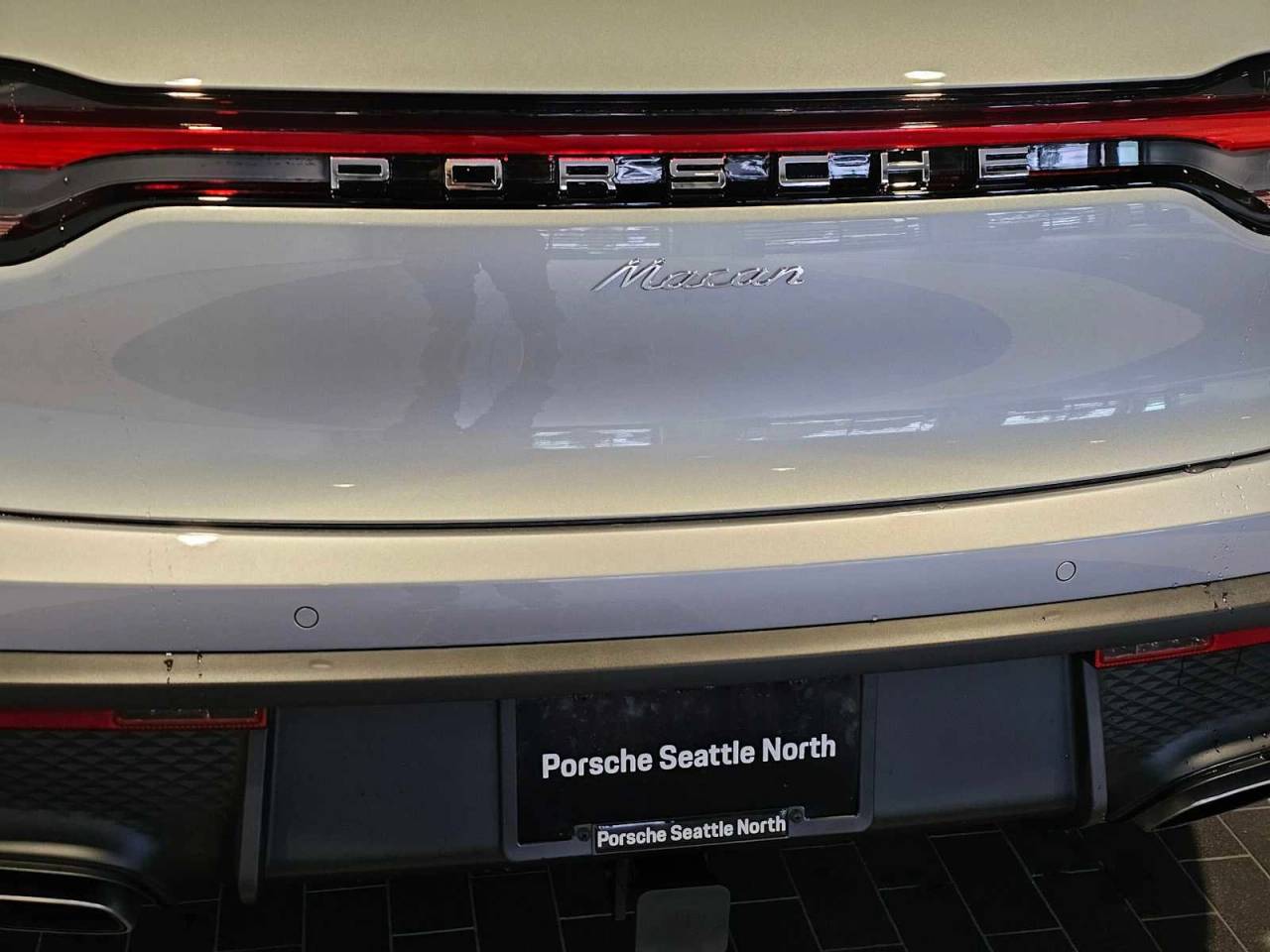 2025 Porsche Macan Base