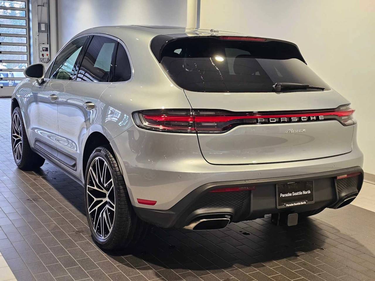 2025 Porsche Macan Base