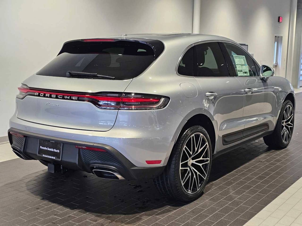 2025 Porsche Macan Base