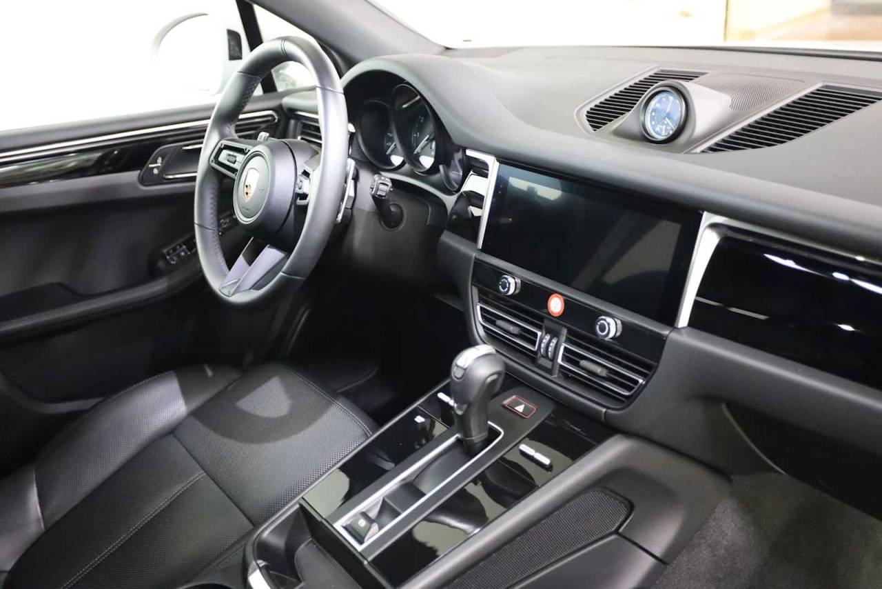 2025 Porsche Macan Macan