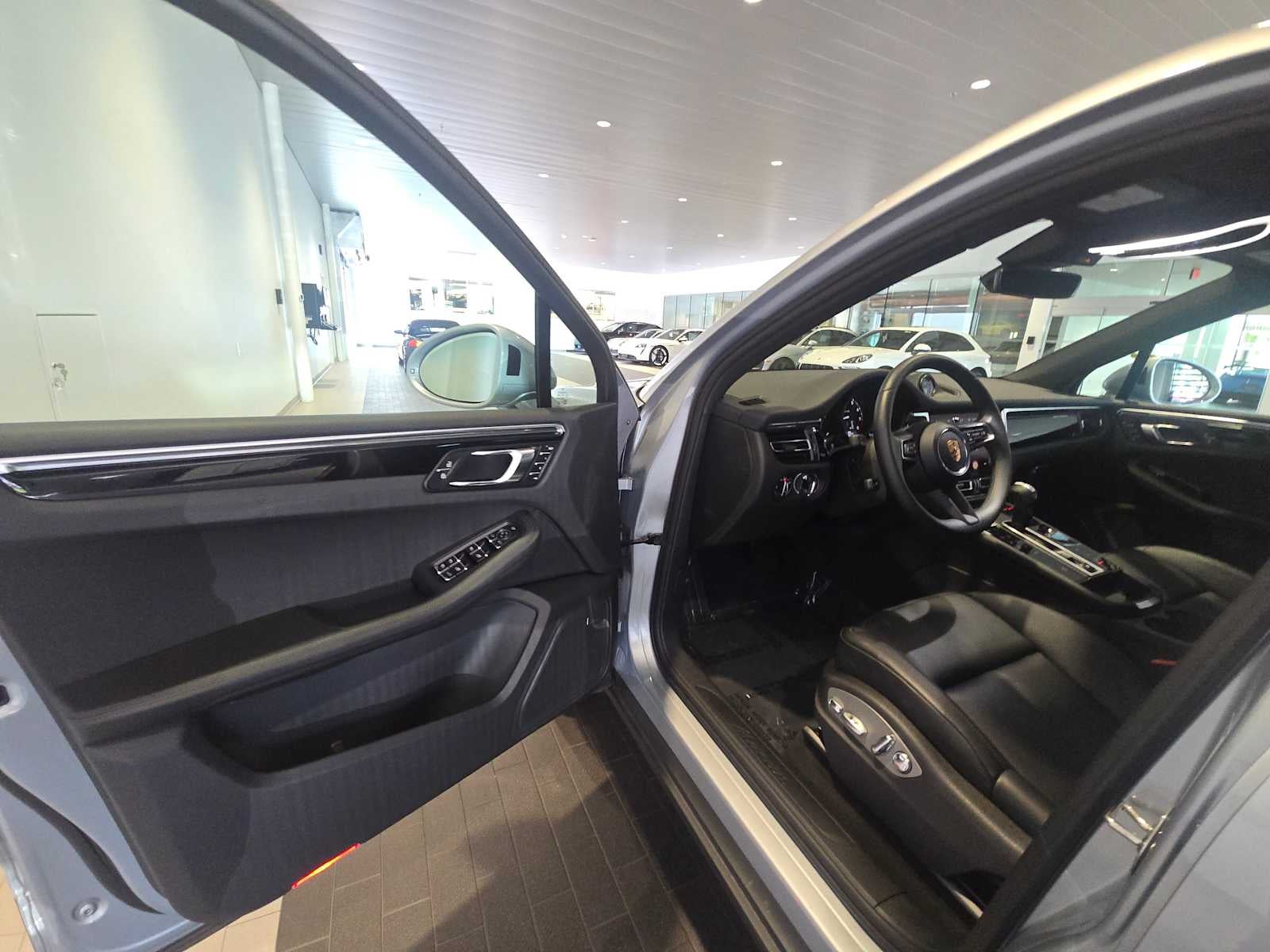 2025 Porsche Macan Macan
