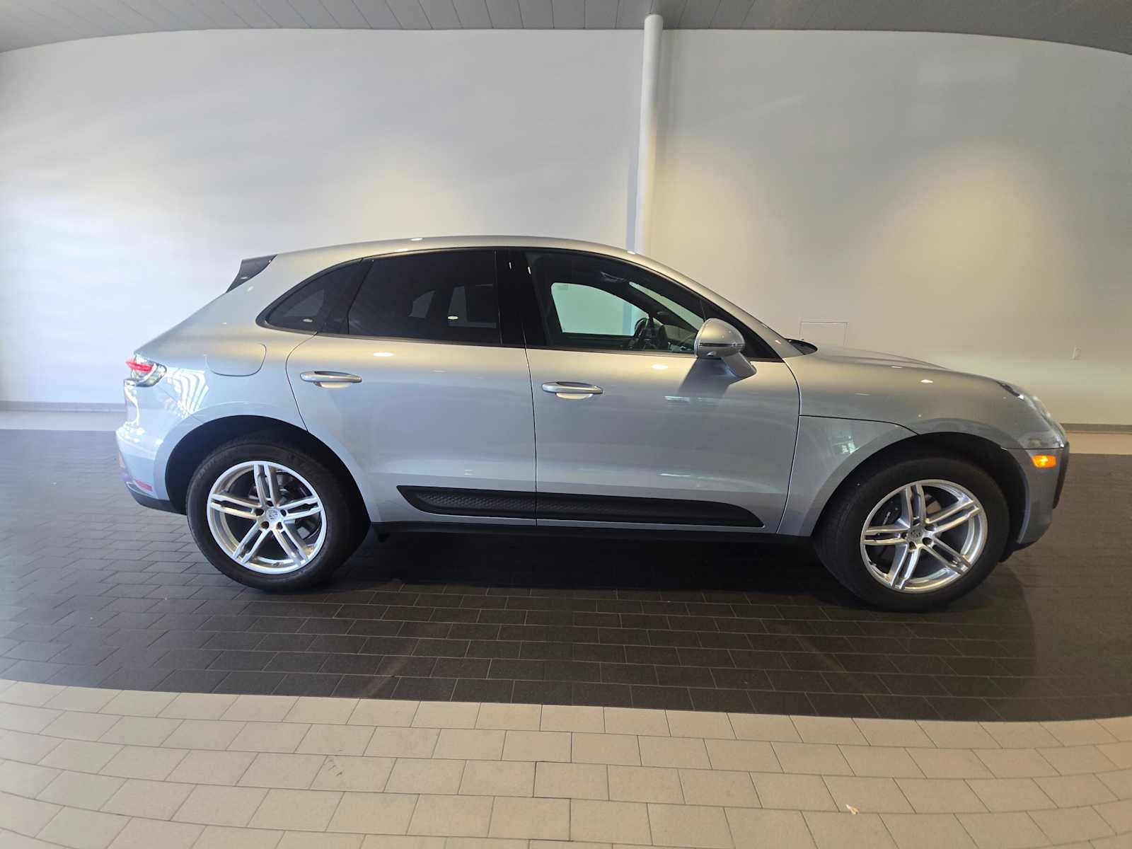 2025 Porsche Macan Macan