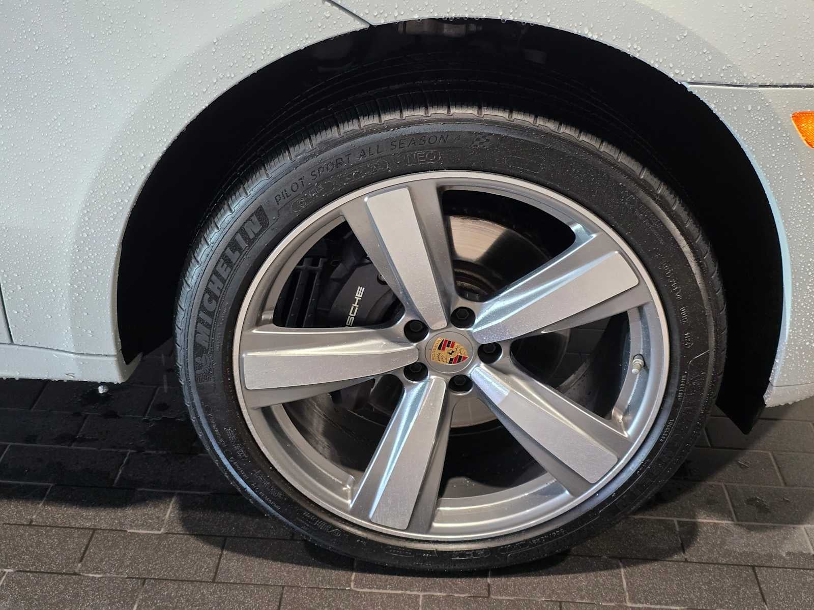 2024 Porsche Macan Base