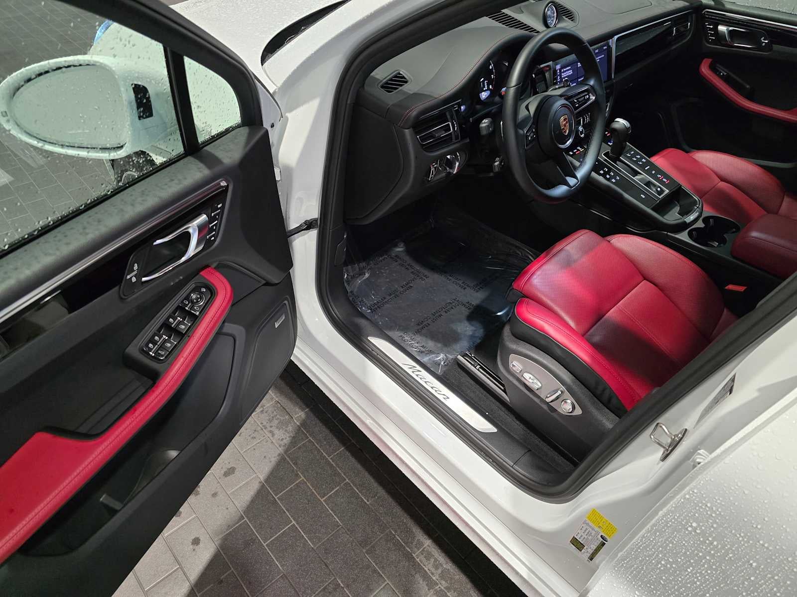 2024 Porsche Macan Base