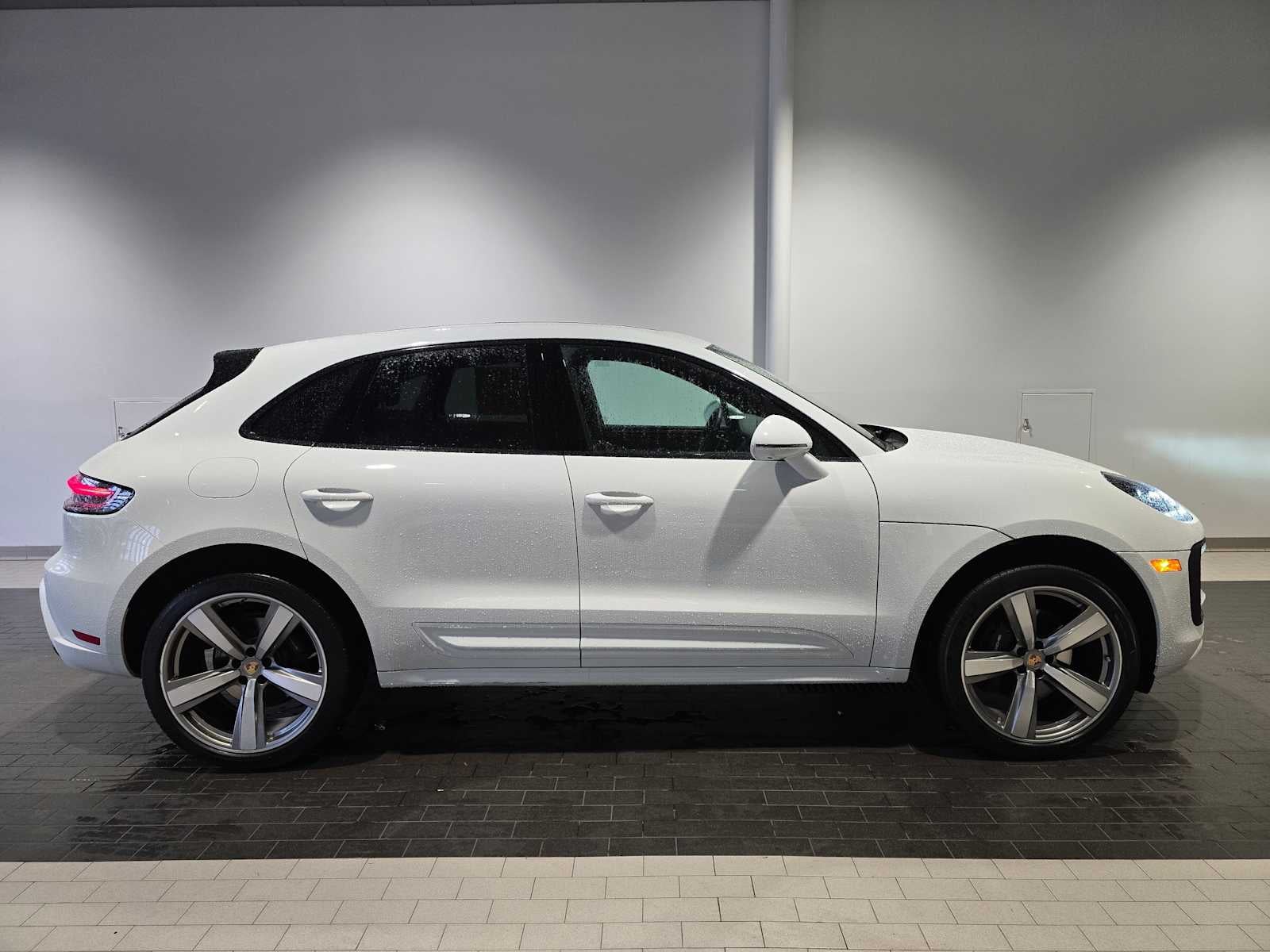 2024 Porsche Macan Base