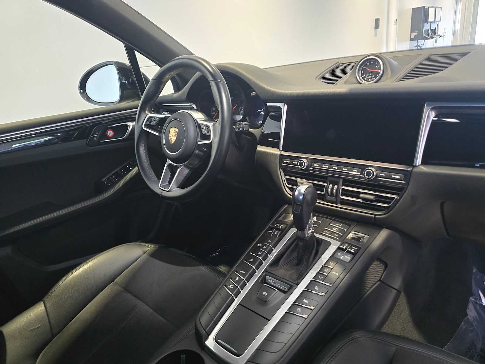 2021 Porsche Macan Macan
