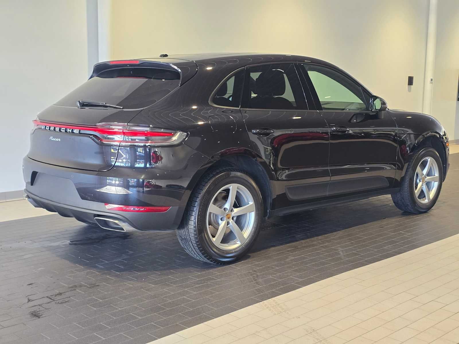 2021 Porsche Macan Macan