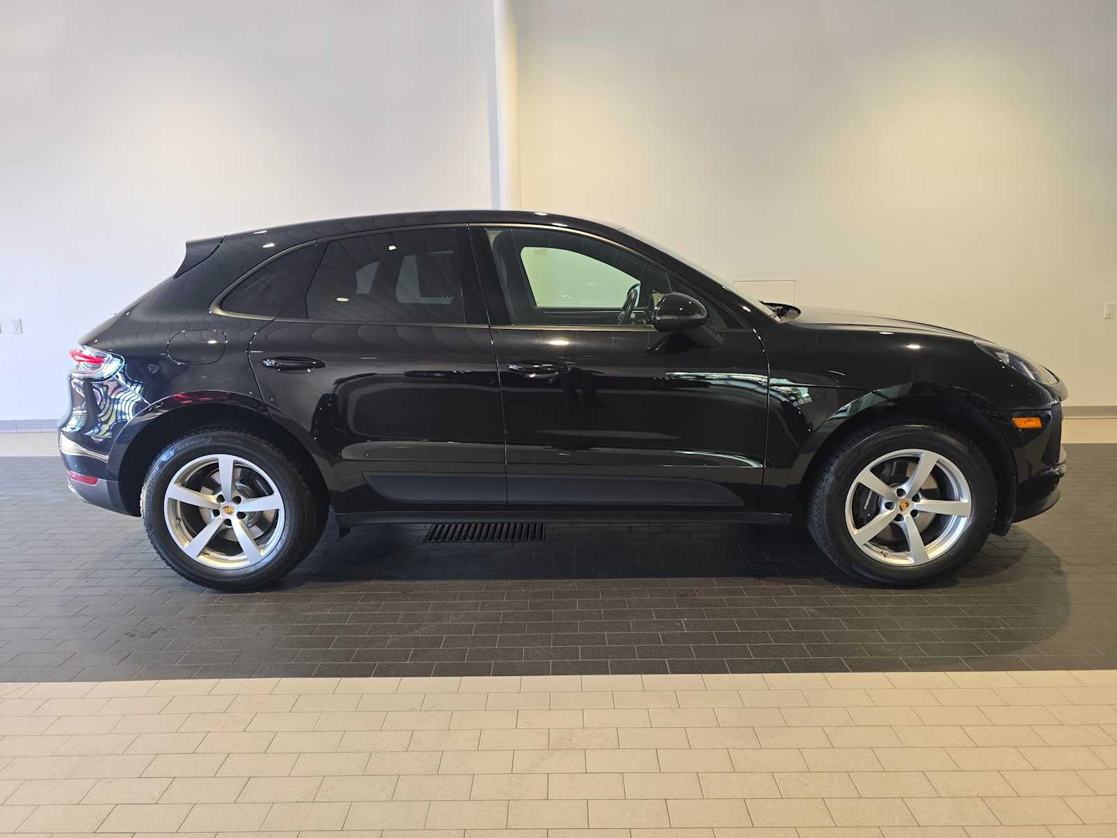 2021 Porsche Macan Macan