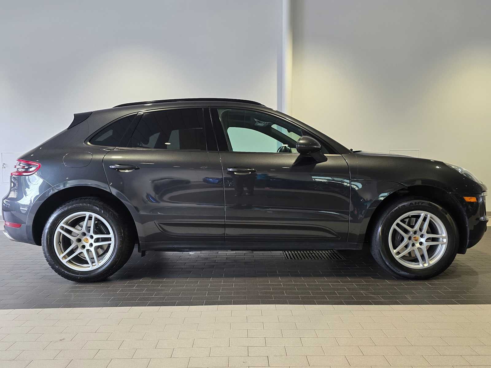 2018 Porsche Macan Base