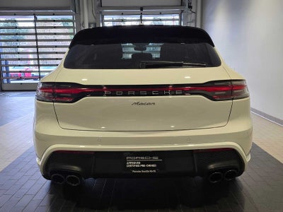 2025 Porsche Macan Base