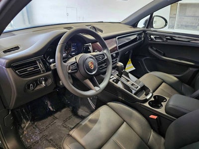 2025 Porsche Macan Base