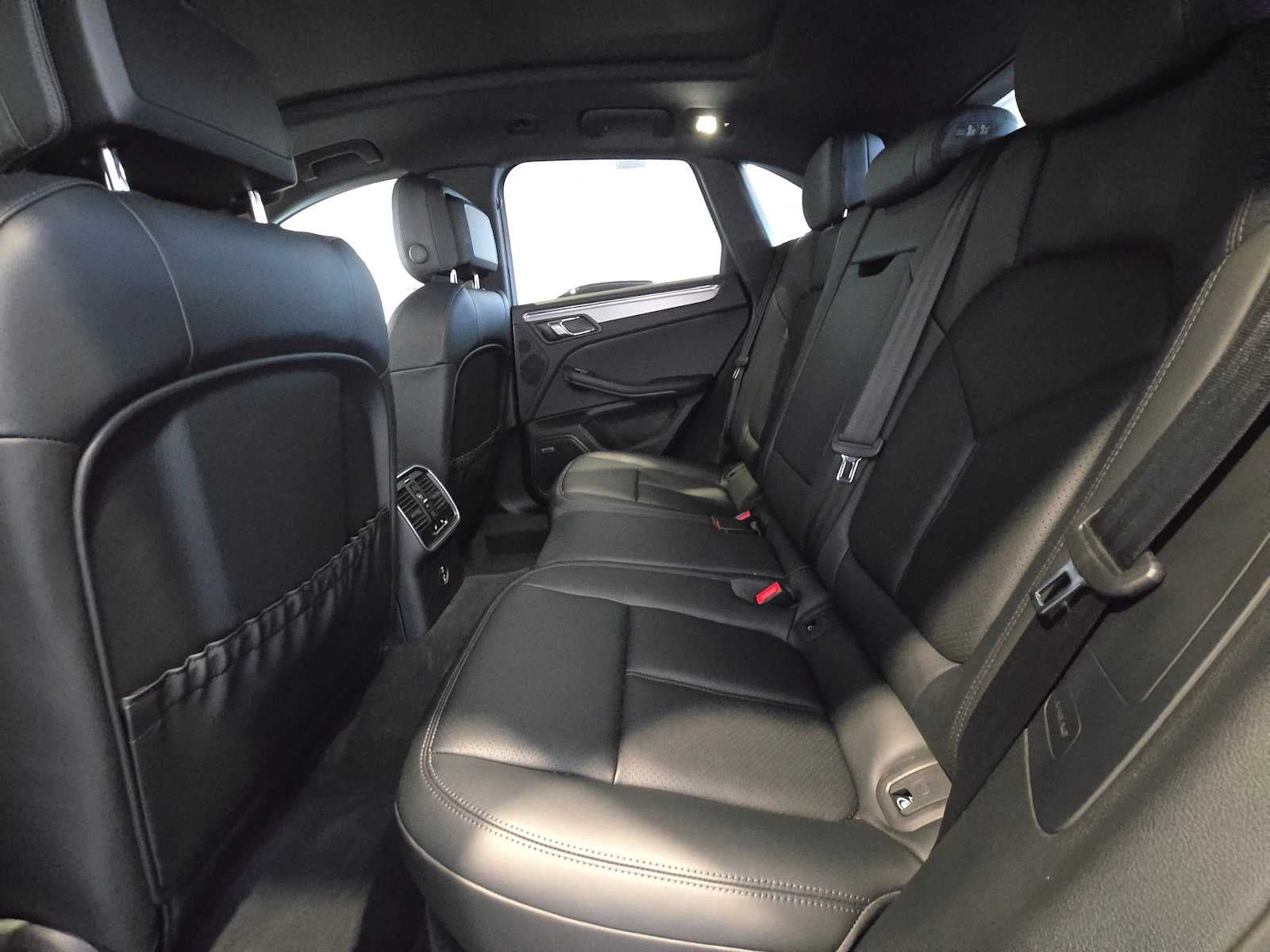 2025 Porsche Macan Macan