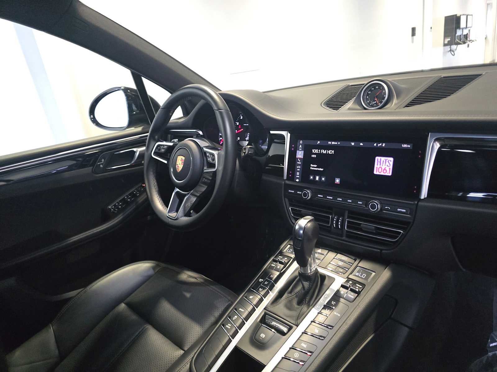 2020 Porsche Macan Macan