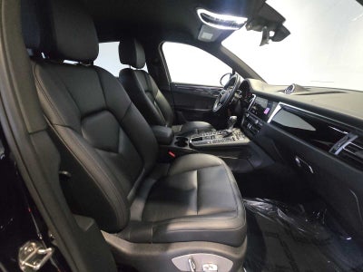 2020 Porsche Macan Macan