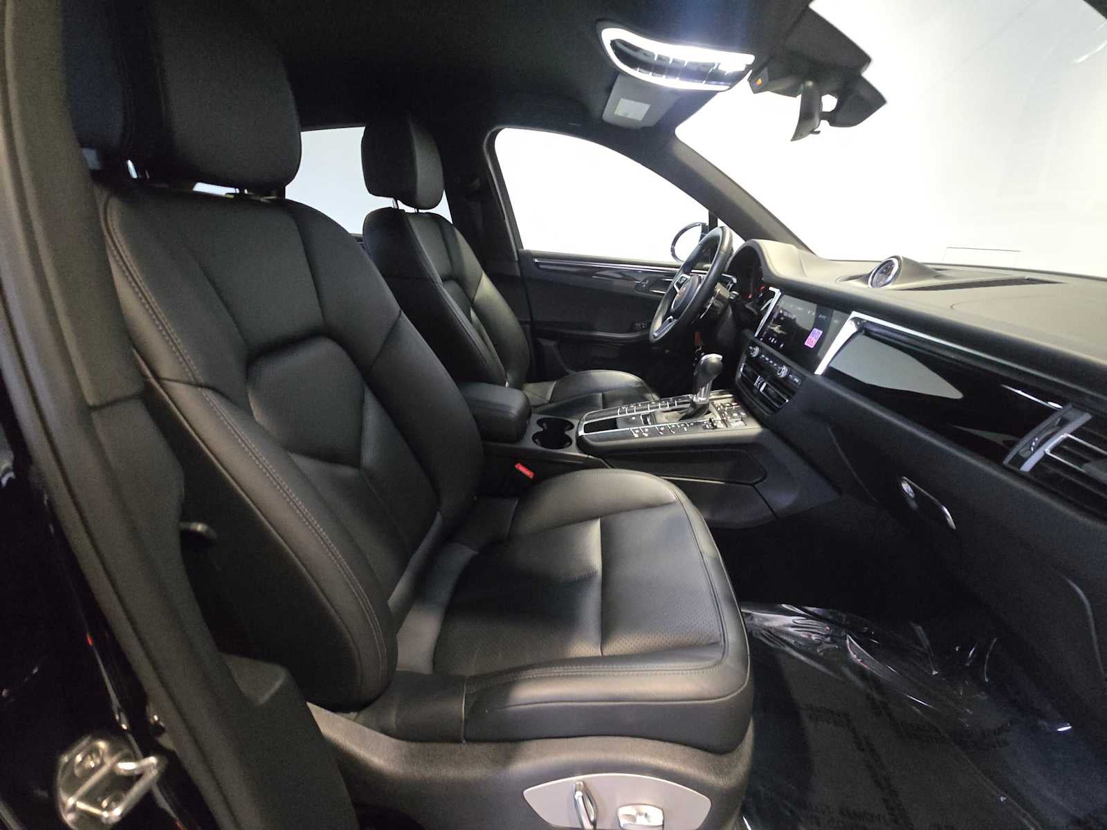 2020 Porsche Macan Macan