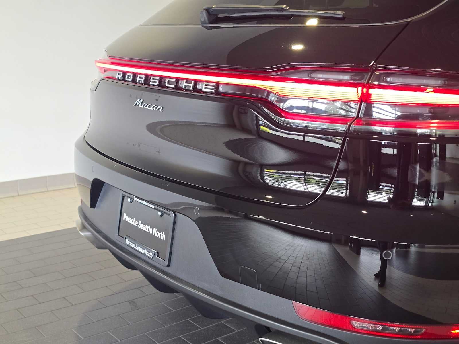 2020 Porsche Macan Macan