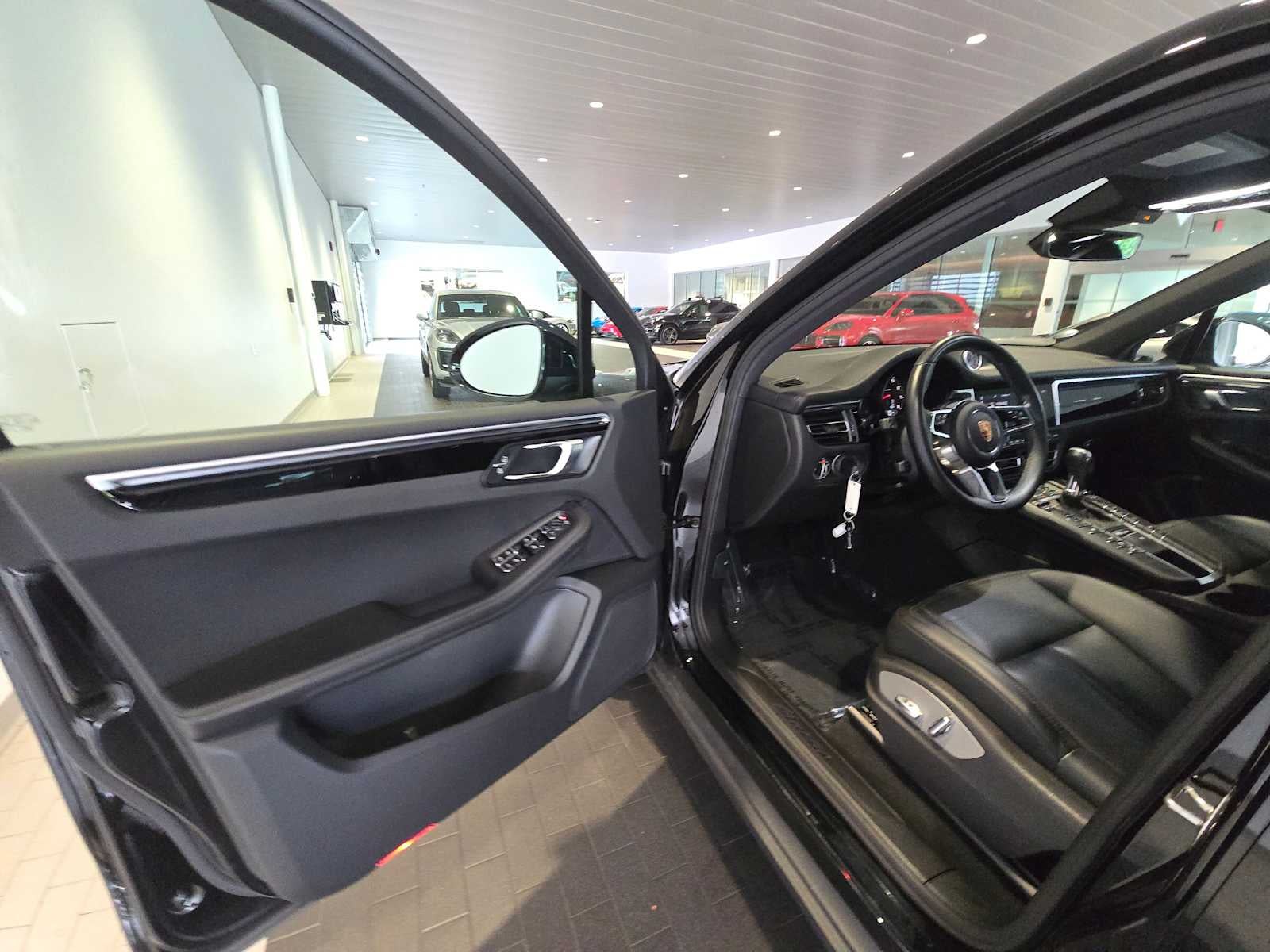 2020 Porsche Macan Macan